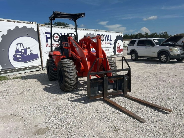2011-kubota-r520s-image-2