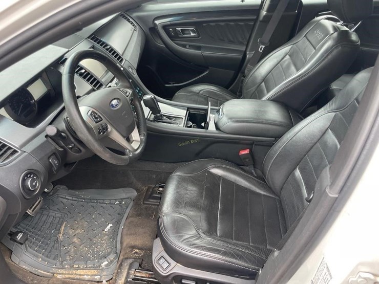 2013-ford-taurus-sho-car-image-11