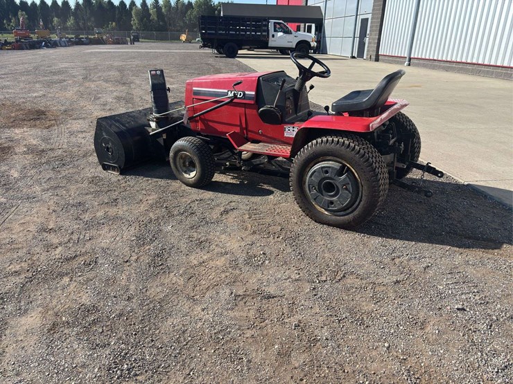 mtd-lawn-tractor-image-4