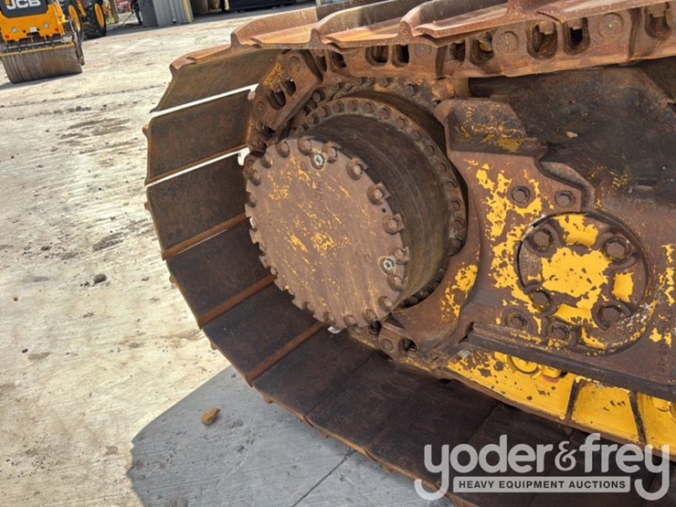 2016-komatsu-d61px-24-image-17