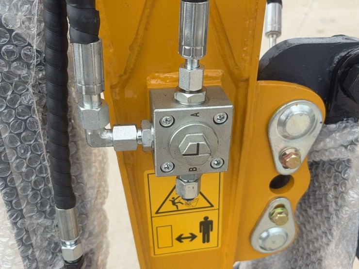 sdlanch-sdle20-mini-excavator-image-12