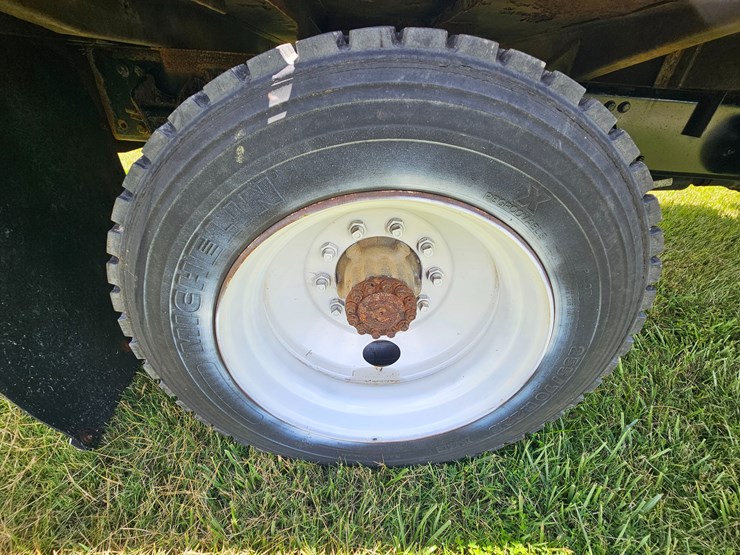 2000-freightliner-fl60-image-80