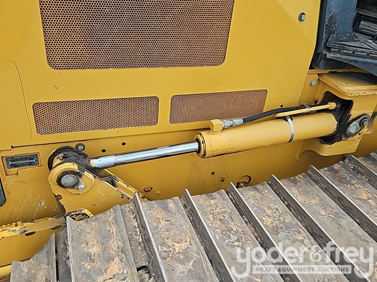 2016-deere-450j-image-17