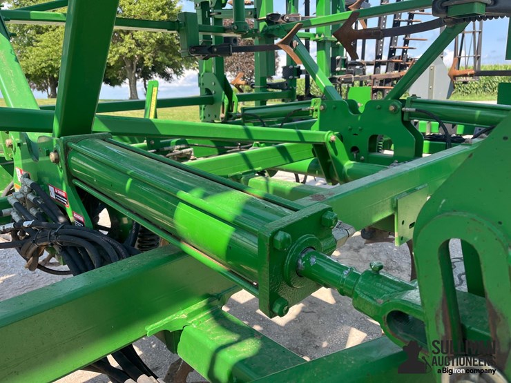 john-deere-2310-image-17