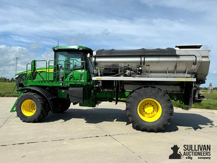 2022-john-deere-800r-image-8