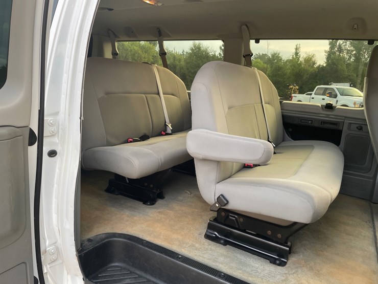 2014-ford-e350-image-7