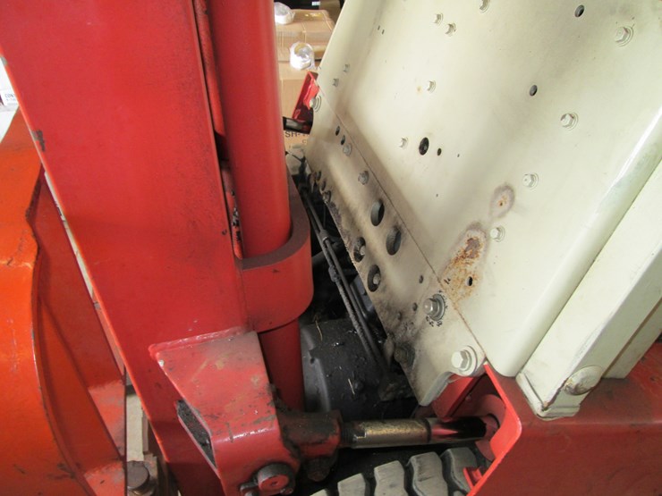 #12-•-#26939-•-nissan-14-3000lb-pneumatic-tire-forklift-nf01m14-image-14