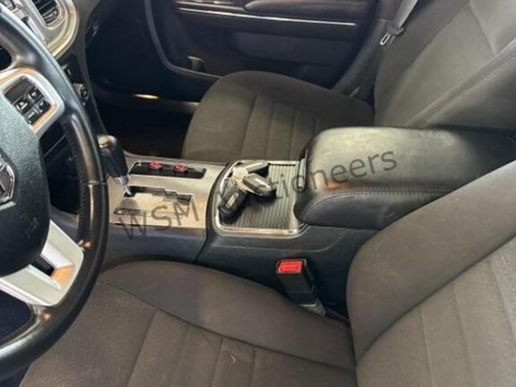 2013-dodge-charger-se-sdn-image-19