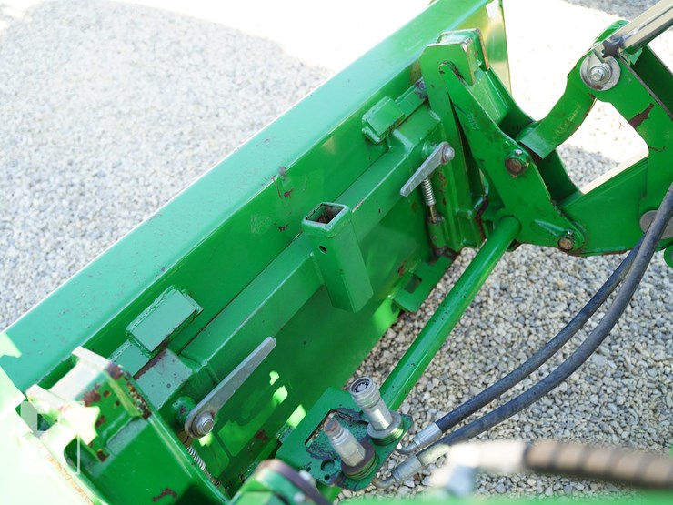 2017-john-deere-5090r-image-52