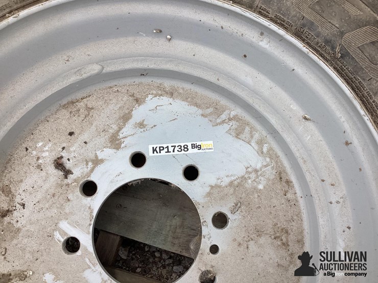 215/75r17.5-tire-&-rim-image-12