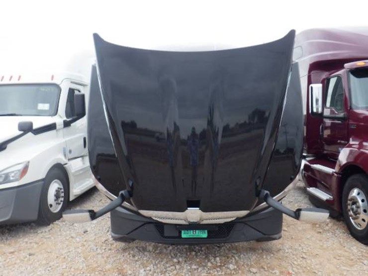 2022-kenworth-t680-image-18