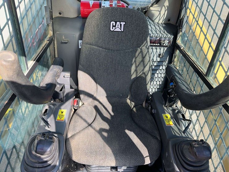2018-caterpillar-262d-image-34