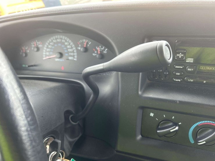 2001-dodge-ram-wagon-3500-passenger-van-image-15