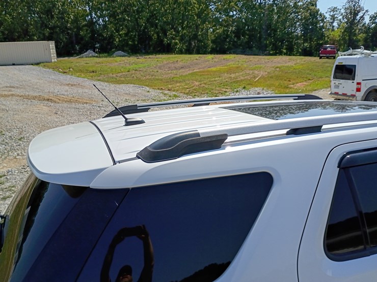 2013-ford-explorer-image-18