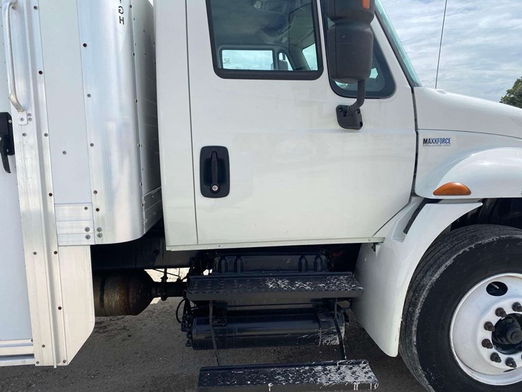 2015-international-durastar-4300-image-35