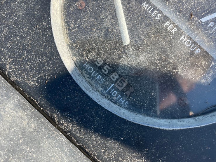 john-deere-3020-image-24