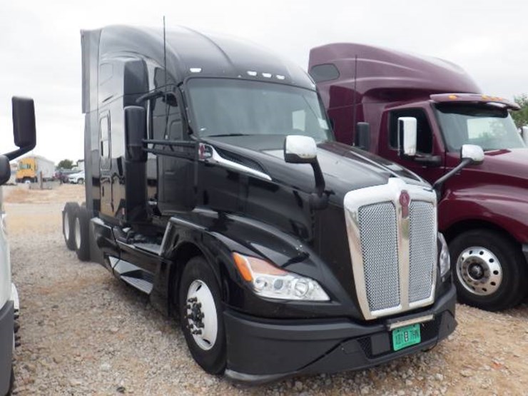 2022-kenworth-t680-image-3