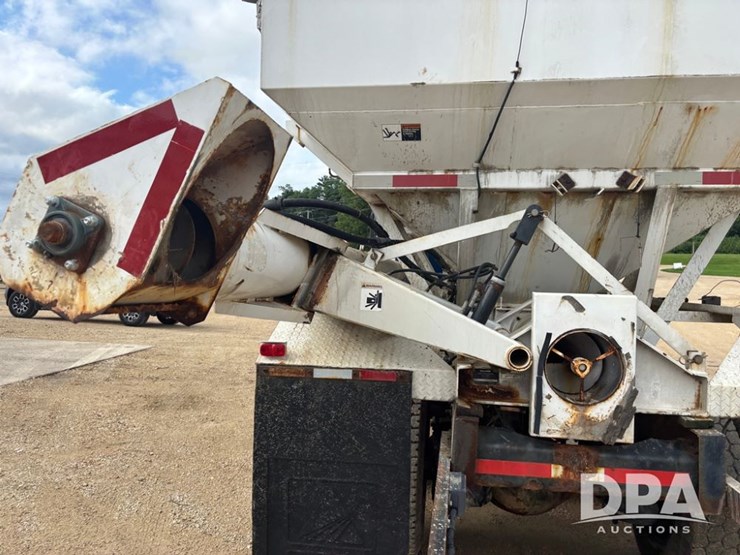1998-peterbilt-385-image-49