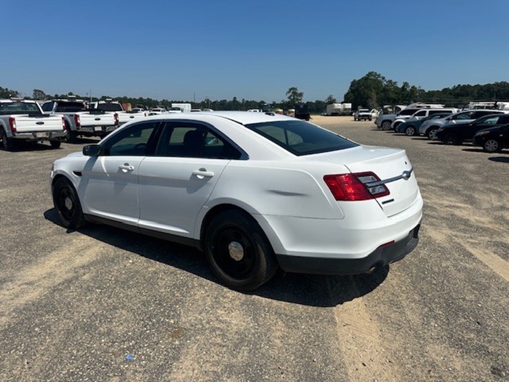 #23001-•-2017-ford-taurus-image-4