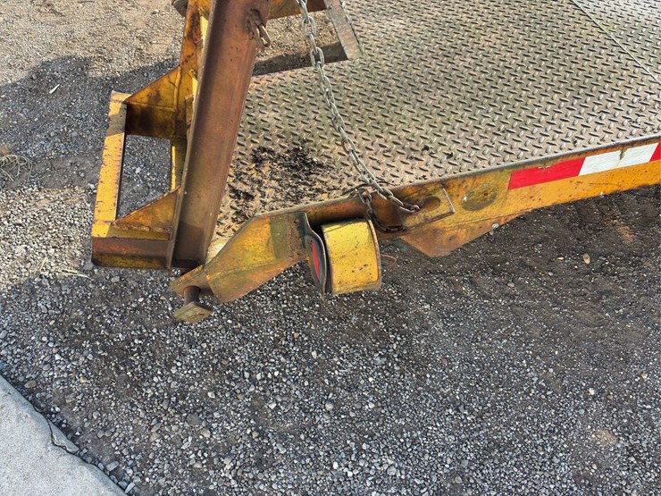 22'-equipment-trailer-image-21