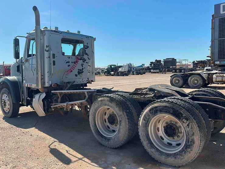2013-freightliner-cornado-(inoperable)-image-4