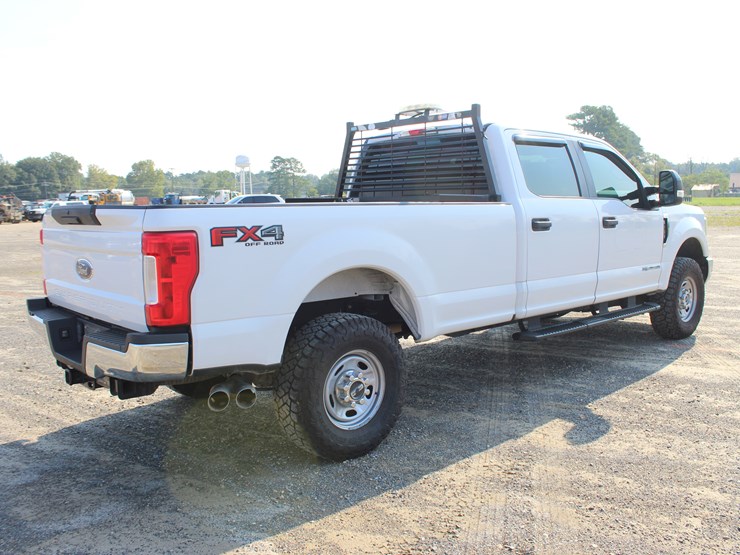 2017-ford-f250-xl-image-3