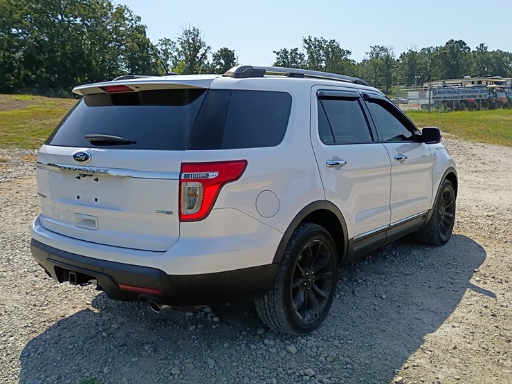 2013-ford-explorer-image-11