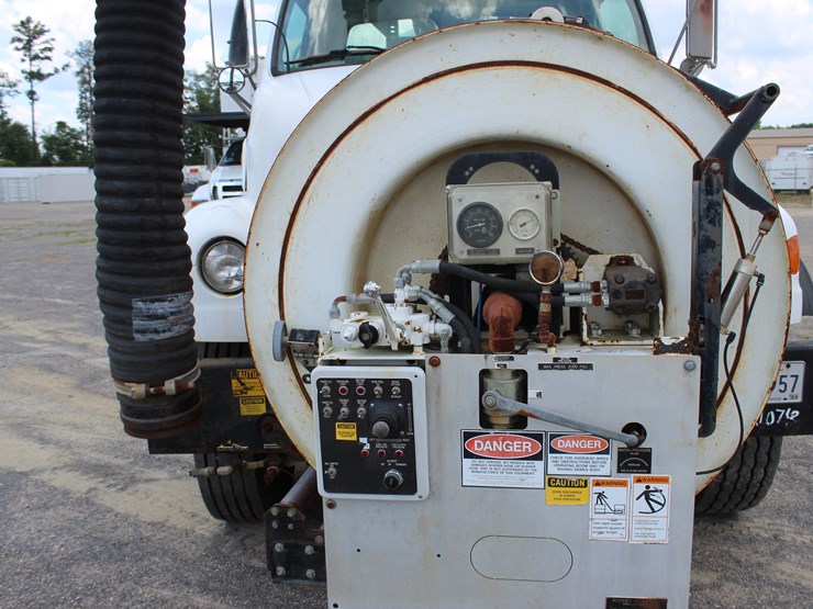 2004-vactor-2100-image-16