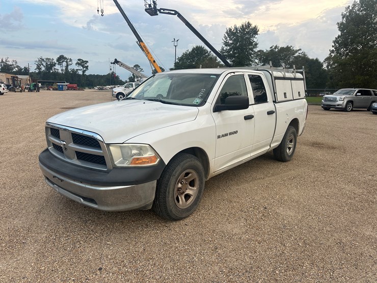 2011-dodge-1500-image-1