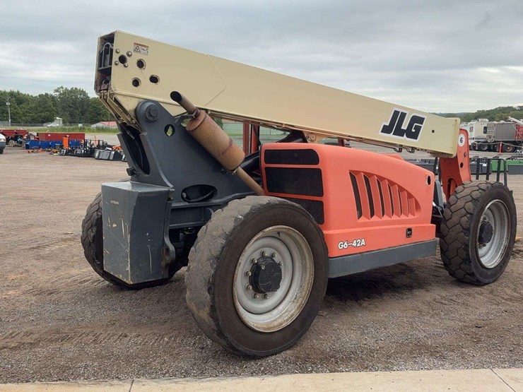 2012-jlg-g6-42a-image-3