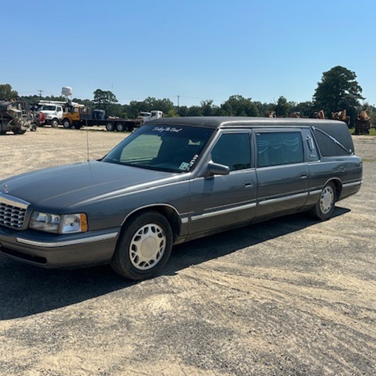 #22948 • 1997 CADILLAC VICTORIA HEARSE