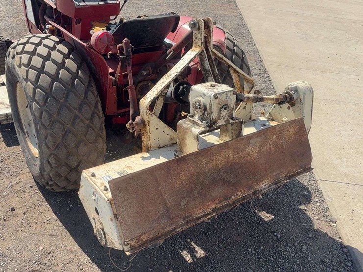 interntional-184-2wd-tractor-image-14