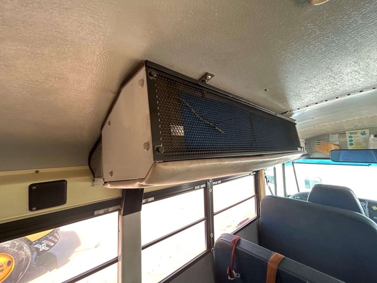 2004-ic-corporation-3000ic-school-bus-image-21