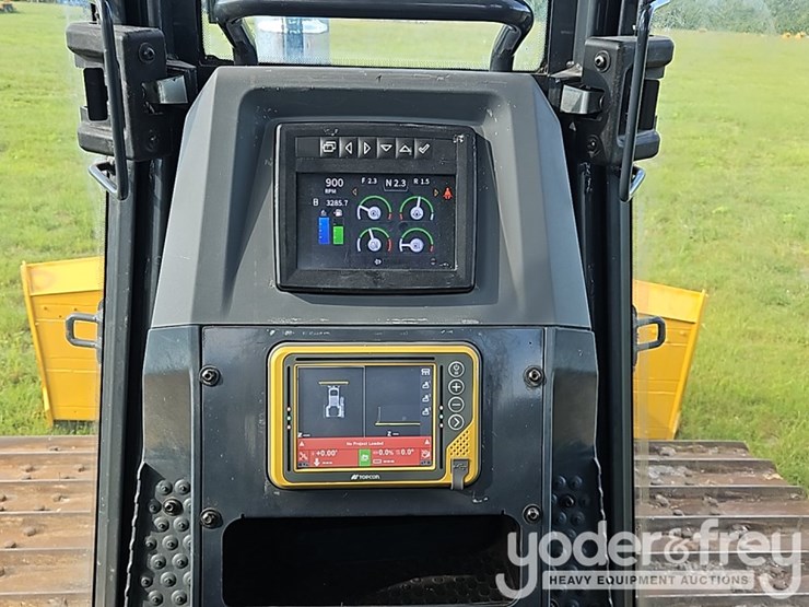 2022-deere-750l-image-37