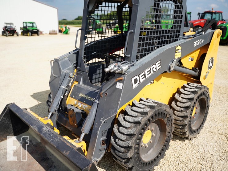 2018-deere-312gr-image-9