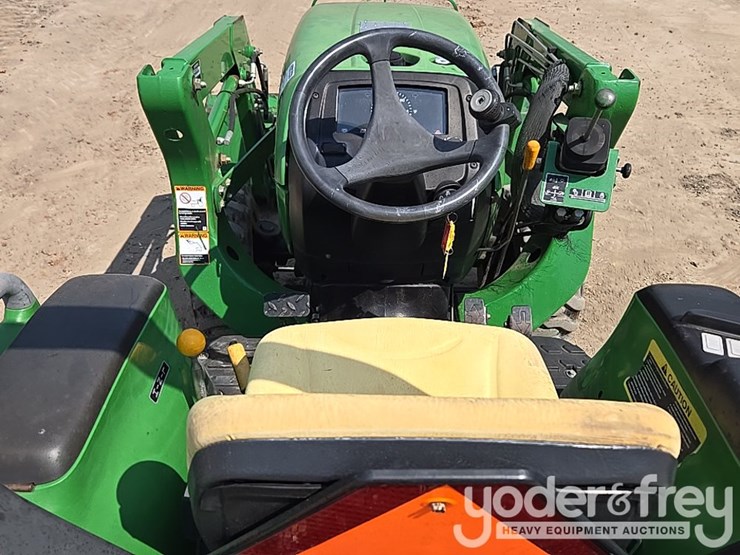 2009-john-deere-3038e-image-36