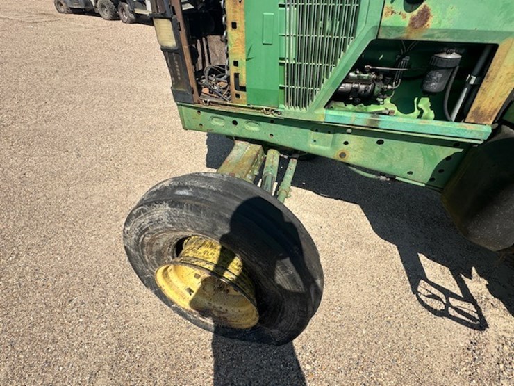 john-deere-6400-image-21