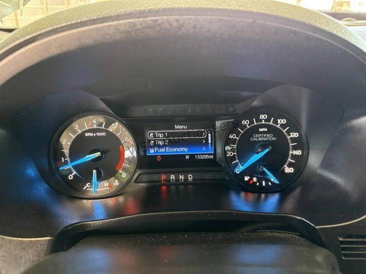 2017-ford-explorer-image-16