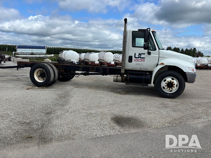2007-international-durastar-4300-image-3