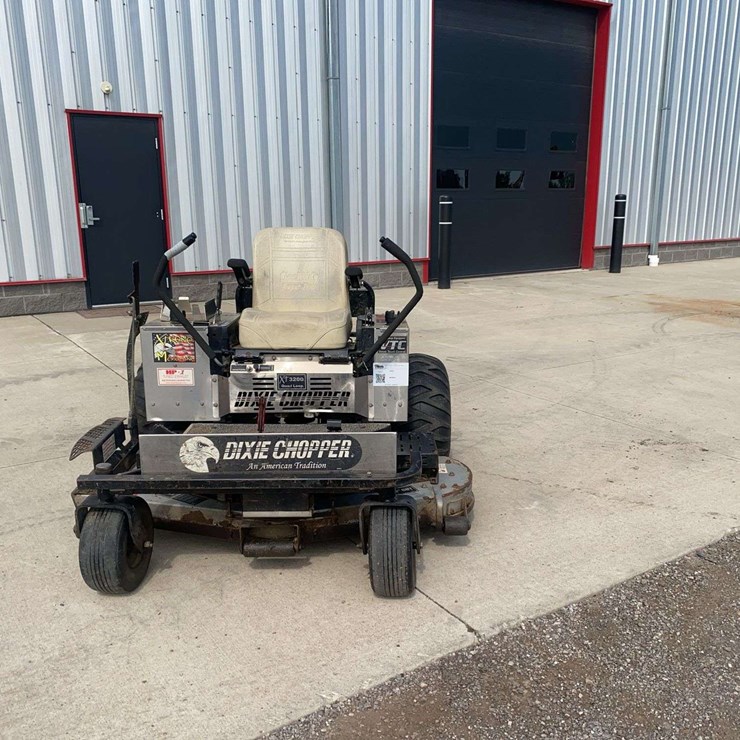 Dixie Chopper XT3200 Zero-Turn Mower