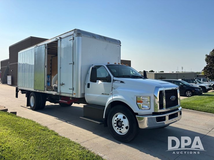 2023-ford-f650-image-15