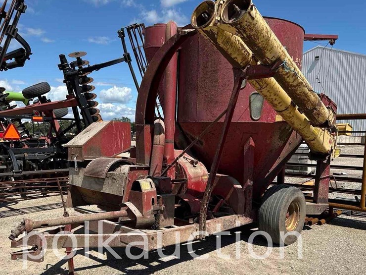 new-holland-354-image-1