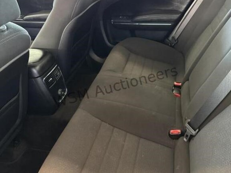 2013-dodge-charger-se-sdn-image-22