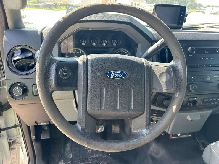 2016-ford-f550-image-13
