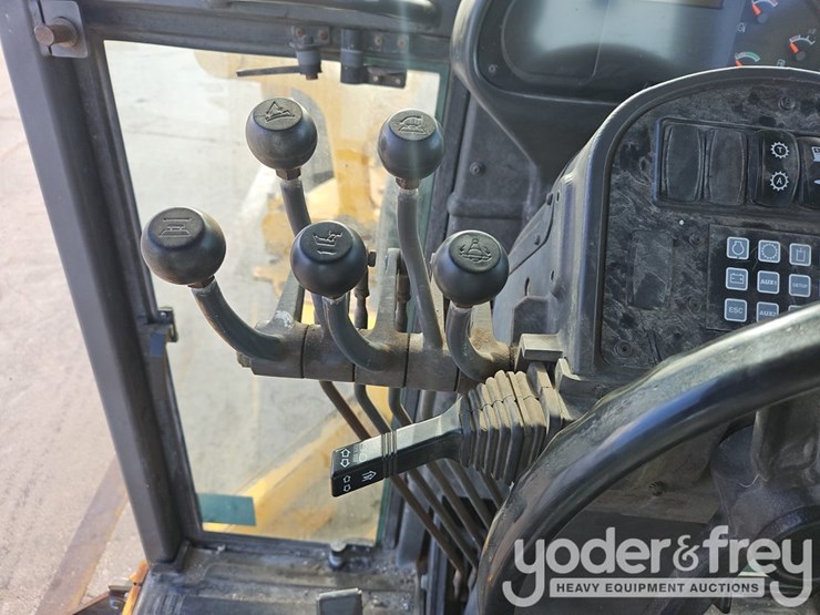 2005-volvo-g930-image-28