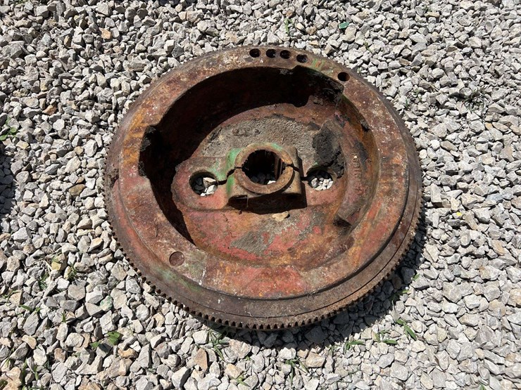 john-deere-model-g-flywheel-image-4
