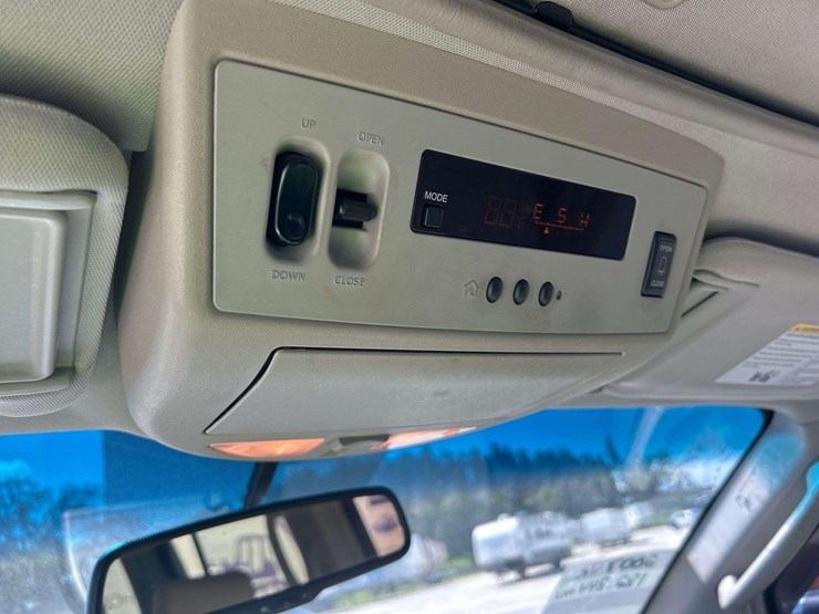 2007-nissan-armada-image-16
