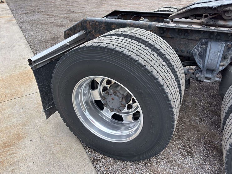 2013-kenworth-t660-image-20