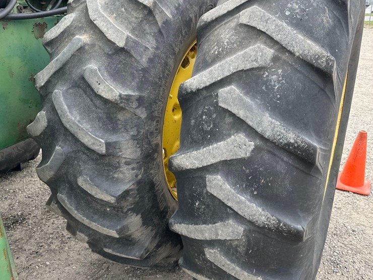 john-deere-7520-image-2