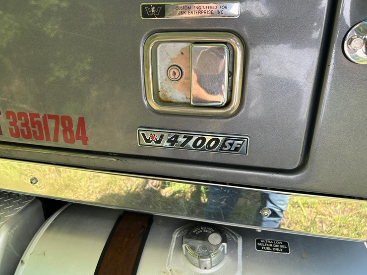 2016-western-star-4700sb-image-14